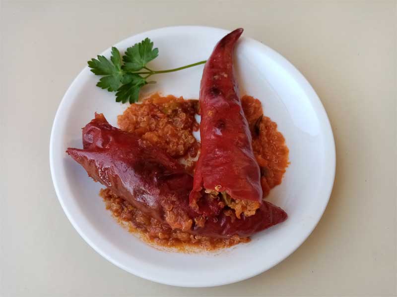 Suve paprike punjene kinoom