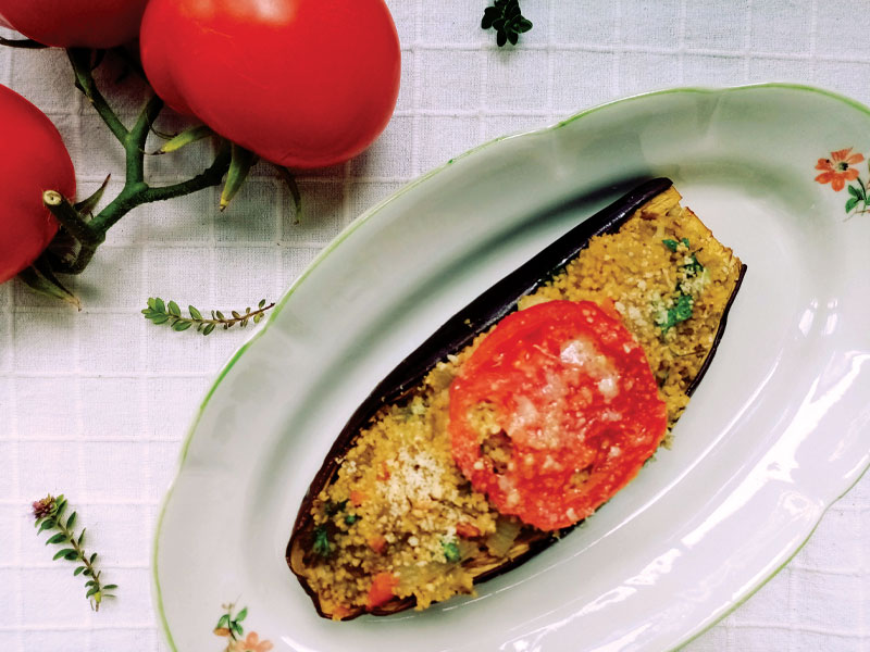 Patlidžan punjen kus kusom